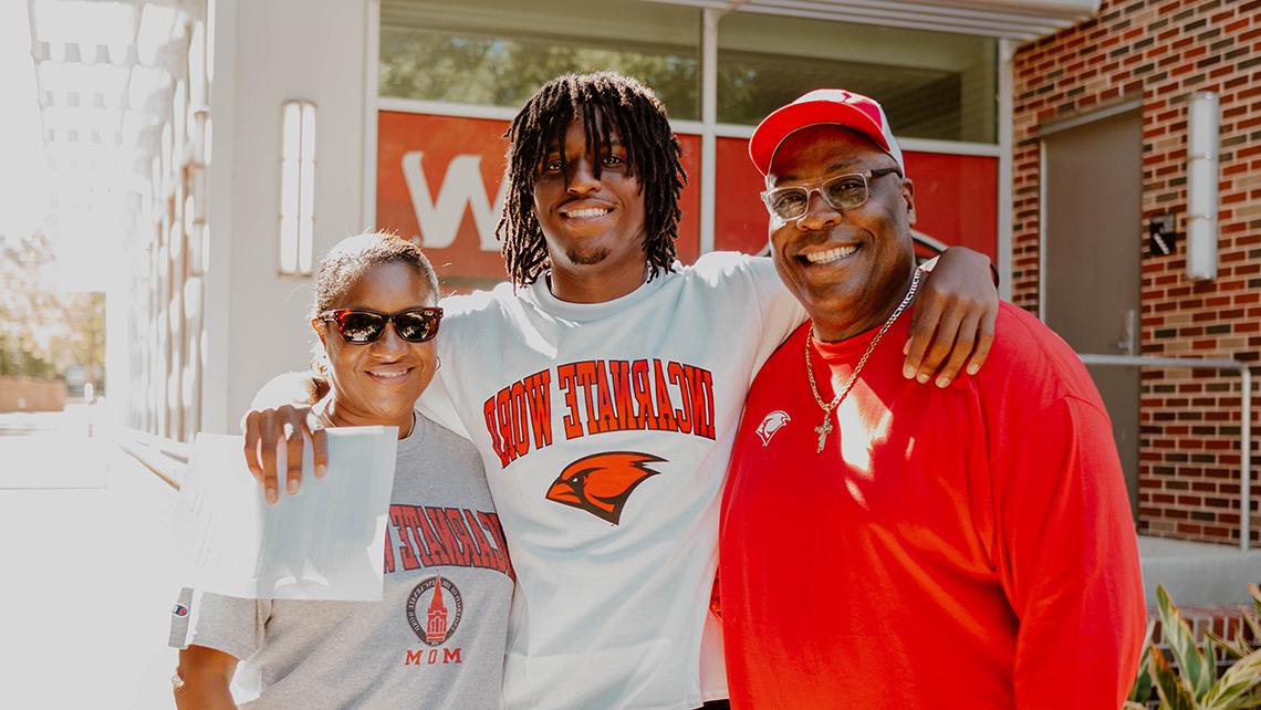 UIW student and parents